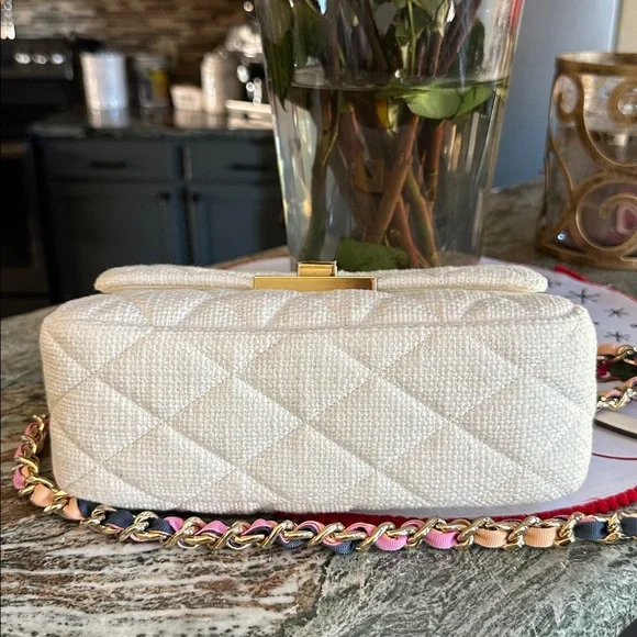 NWT Kate Spade Cream Quilted Shoulder Bag with Colorful Chain - Picture 5 of 6